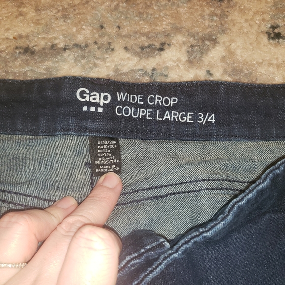NWOT GAP wide crop capri 10/30 - Picture 2 of 4